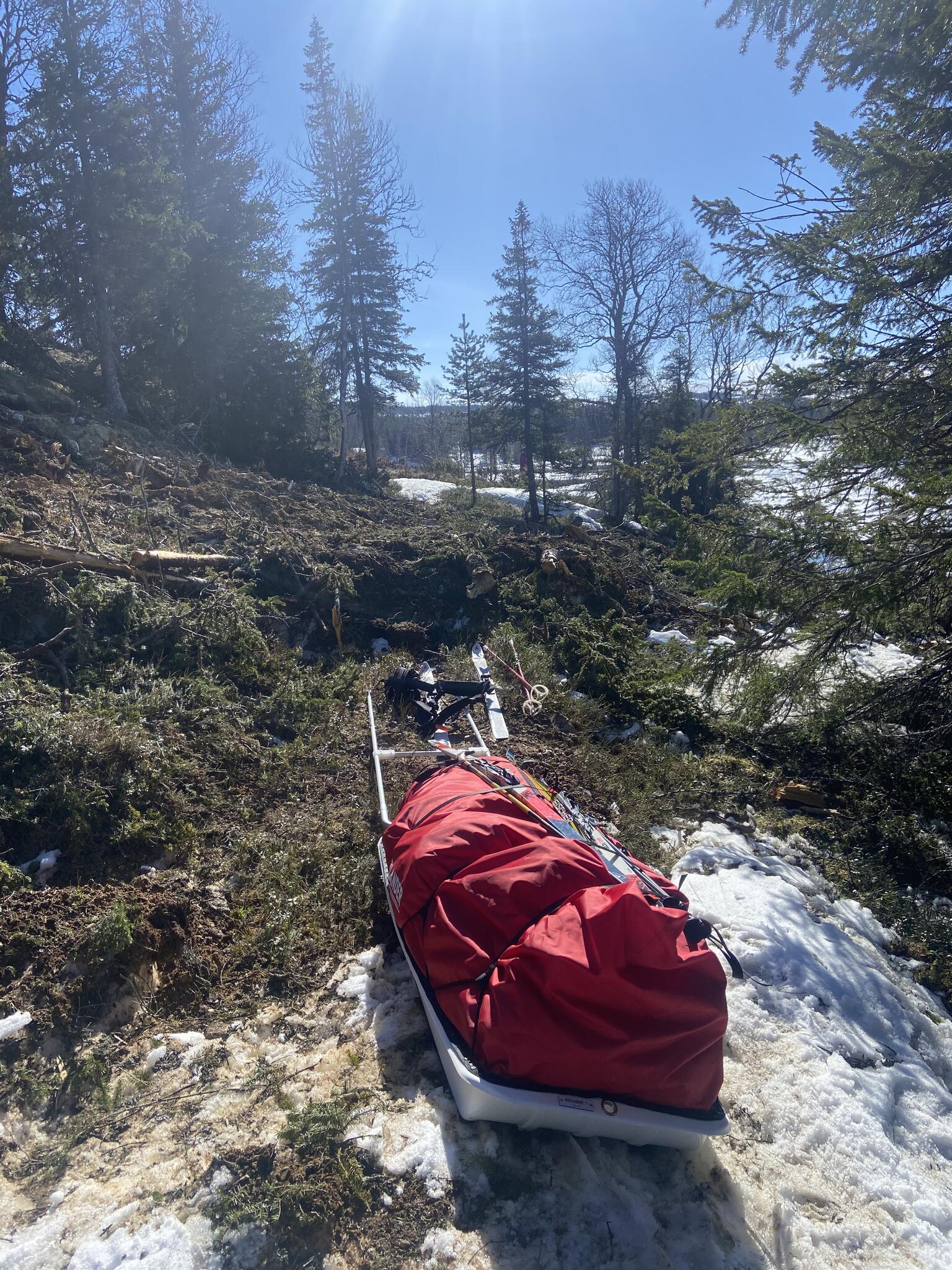 Här fick vi bära den tunga pulkan ca 50 meter.