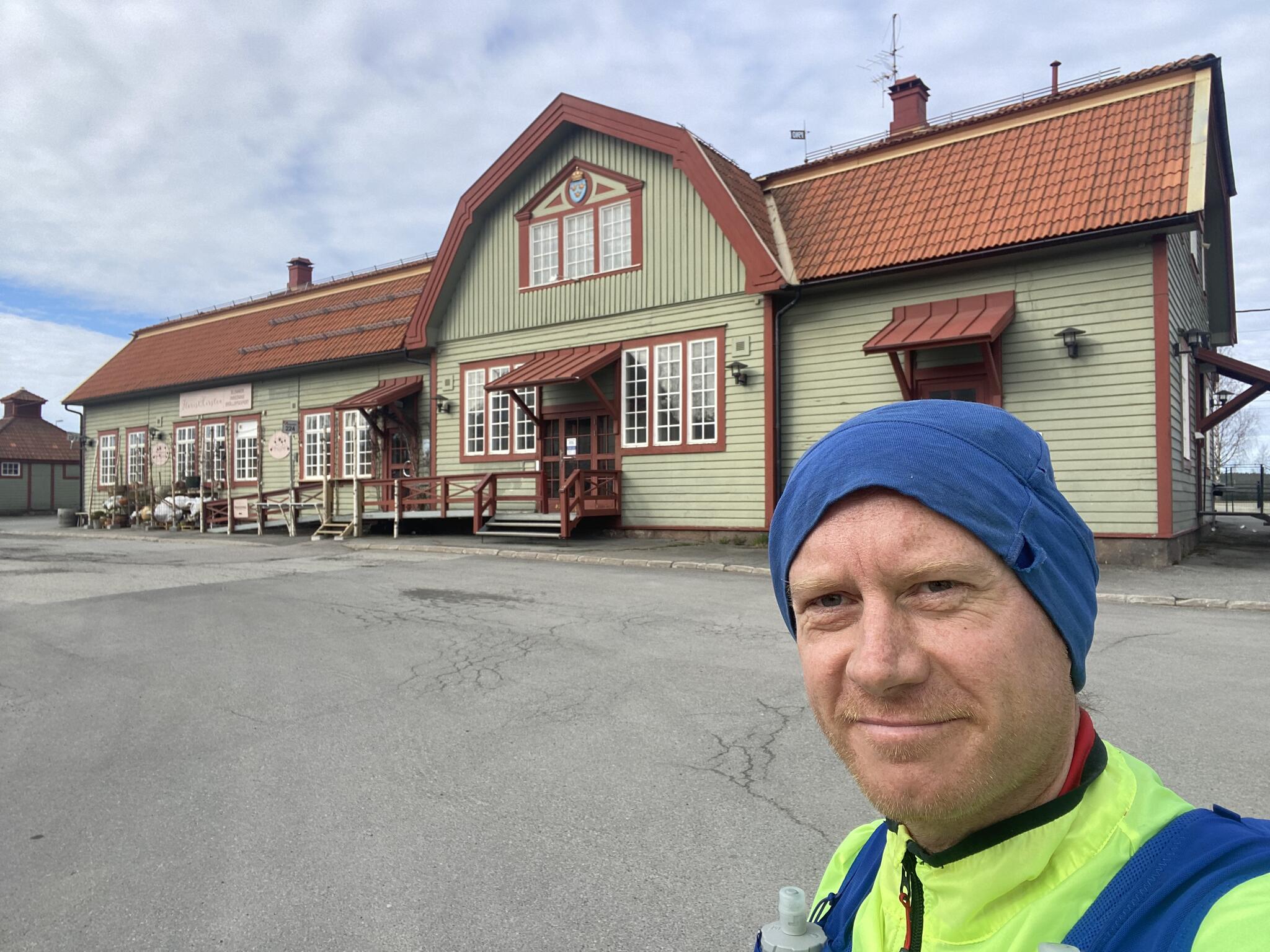 Bräckes stationshus tycker jag är ett av de finare.