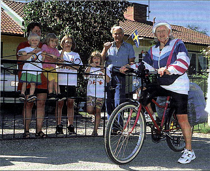 Eivor och familjen före avfärd. Eivor och familjen före avfärd.