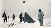 Scott_at_Amundsen_tent+1912+blogg.jpg