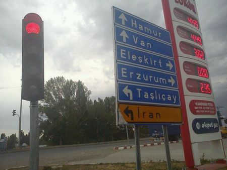 Skylt mot Iran