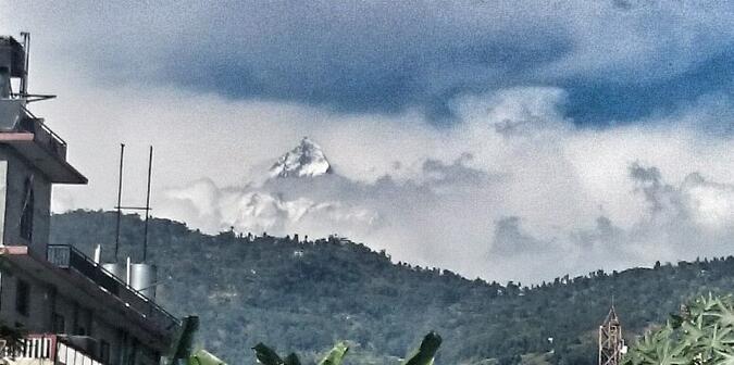 Fishtail mountain från Annapurnamassivet, sett från Pokhara