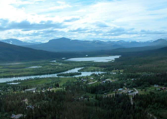 På väg ner för landning i Kvikkjokk och vardagen. 2003-07-09 kl. 13:53.