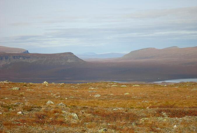 Vy mot Sitojaure från fjället Njunjes