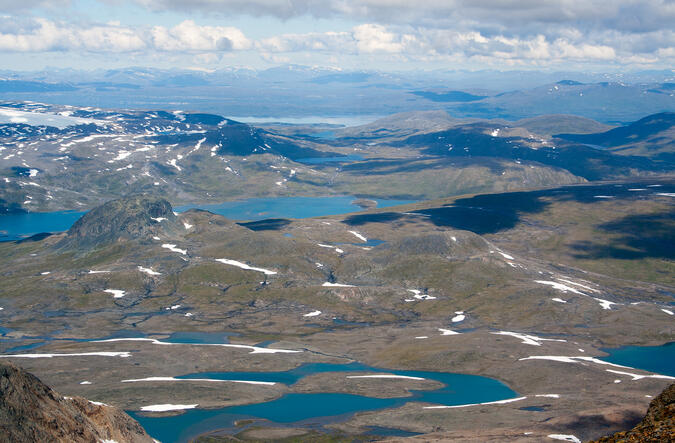 Vy mot norr från toppen av Suliskongen. 