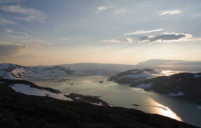 Södra delen av Blåmannsisvatnet och Blåmannsisen.