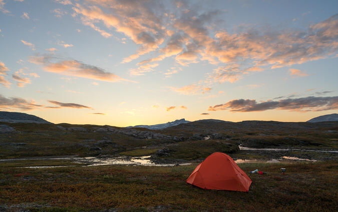 Solen går ner redan halv åtta.