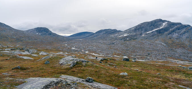 6. Vy från nedgången från Hievnenjoasske mot Ruonasvágge.