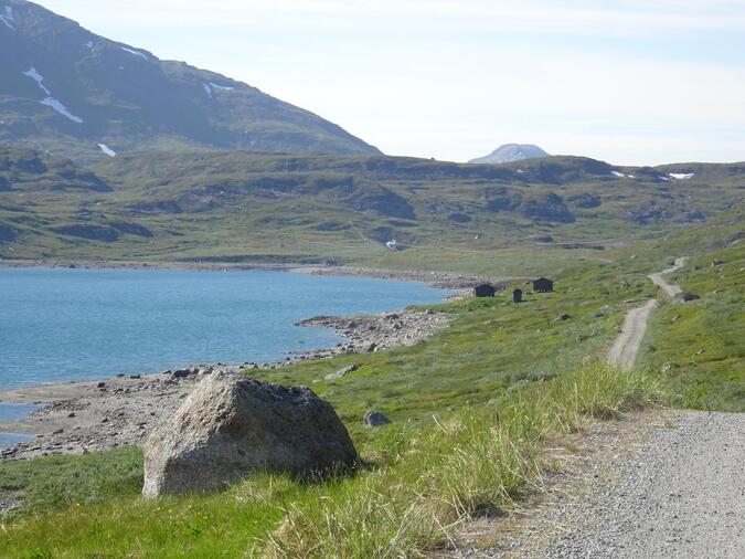 På anläggningsväg mot Sitashyttene.