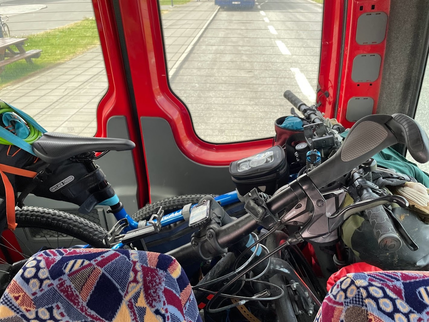 Bussen till Husavik med plats för 2 cyklar