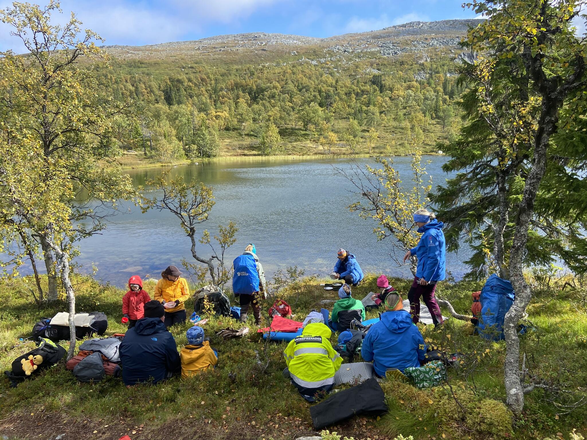 Första lunchen blev vid Hovdetjärn.