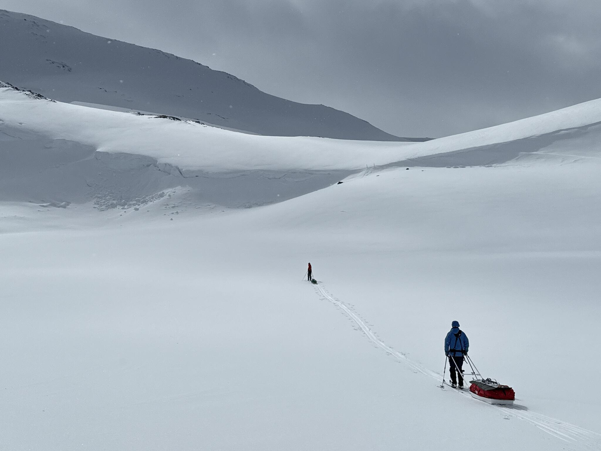 På väg till den höga kanten vi skulle uppför. Foto: Kristofer Björkman