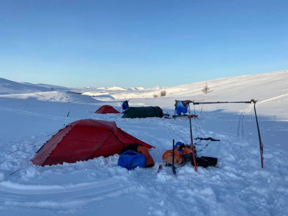 Morgonbestyr och sovsäcksvädring.