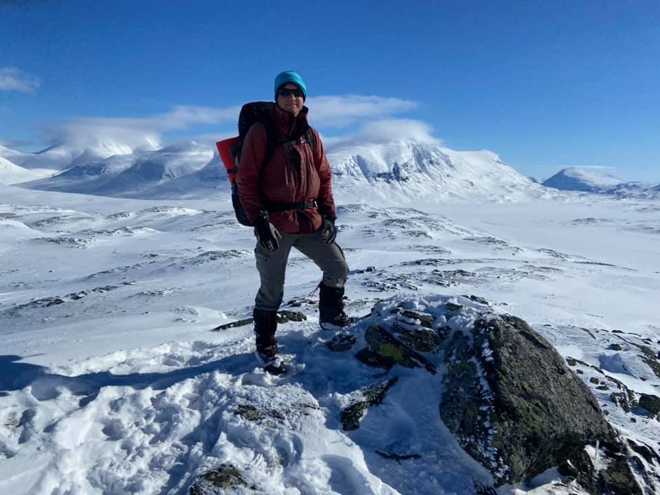 På fjället Varddut. Abiskoalperna i bakgrunden.