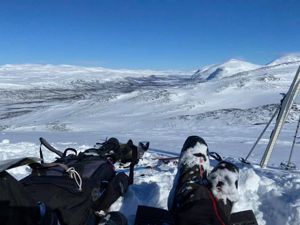 Lunch med härlig utsikt mot Abisko, Giron, Abiskojaure, Torneträsk och Kemajåkka