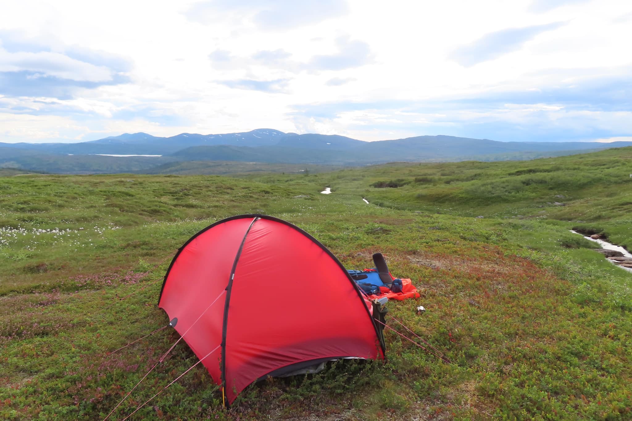 Tältplatsen 31 juli. Söder om toppen Heinåklumpen. I Norge.