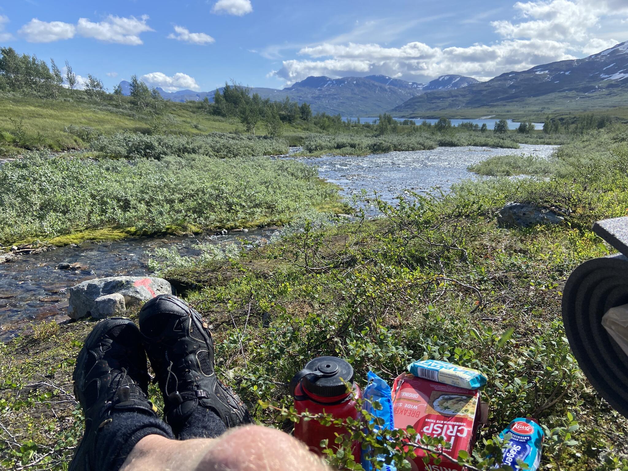 Efter ett litet vad blev det lunchpaus. Skönt väder.