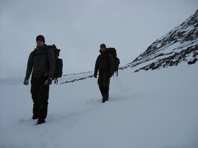 Lättsam nerpassage jämfotahoppandes i snön:)