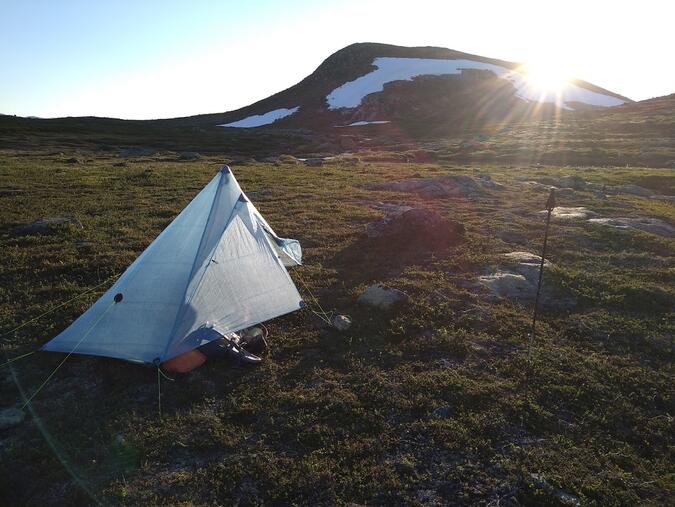 Tältplats på lördag kväll