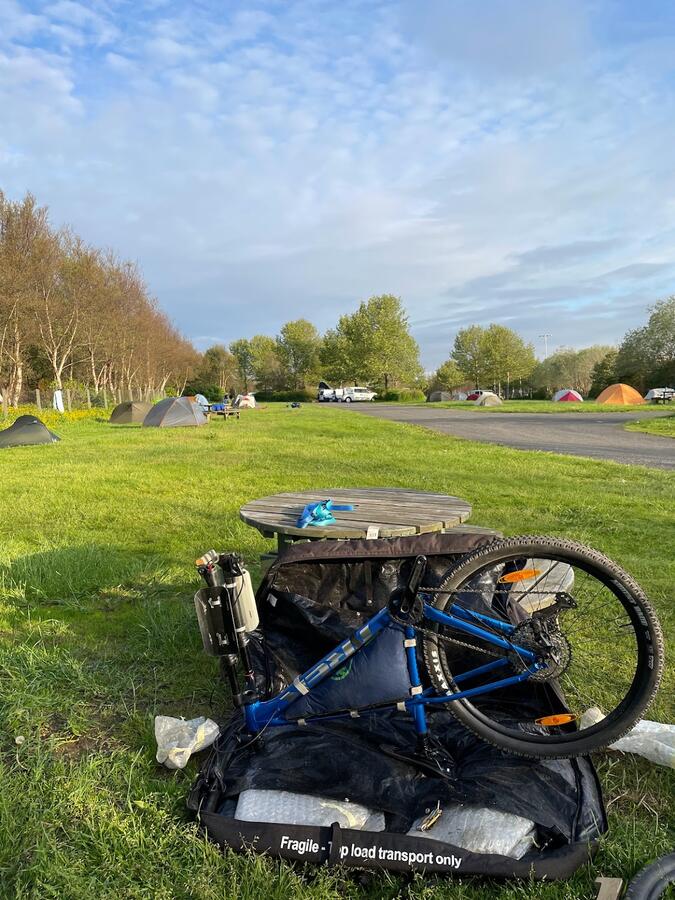 Ihopmontering av cykeln på Reykjaviks camping