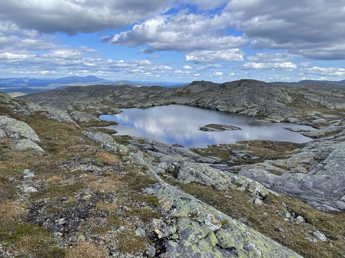 En av alla vackra små tjärnar på Kyrkstensskaftet
