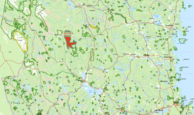 Kartan visar var i Sverige reservatet ligger - drygt 6 mil norr om Mora.