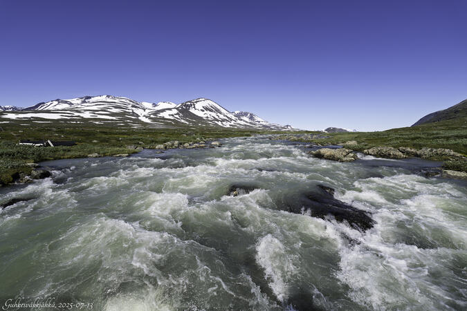 Guhkesvákkjåhkå - vy från bron mot väster.