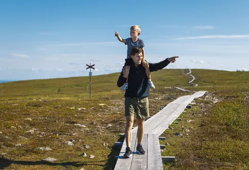 Barnfamiljer lockas av semester i fjällen