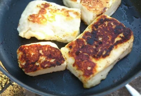 Recept - Stekt/grillad halloumi med bröd