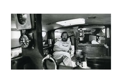 Ensamseglare med många egna tankar