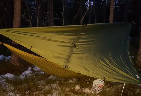 Övernattning med hängmatta i Rösjöskogen naturreservat