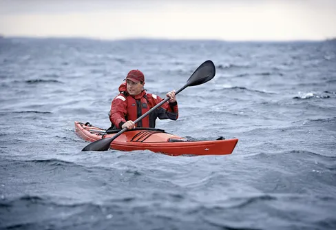 Point 65 slutar med glasfiberkajaker