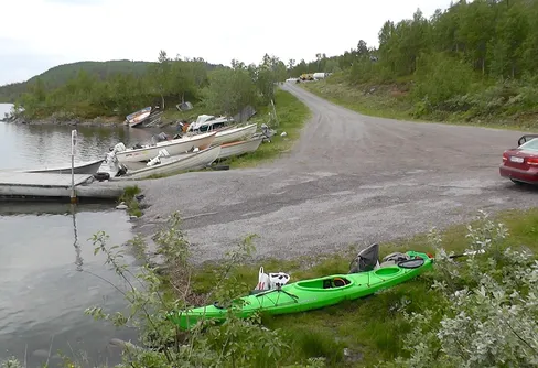 Över Tjeggelvas och uppströms Piteälven med kajak