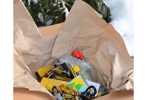 Is och klappar under granen!