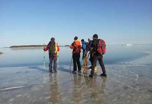 Nu lägger sig skärgårdsisarna