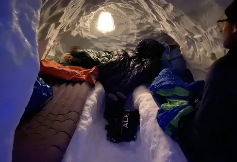 Snögrotta vid Tjallingen 260321-22