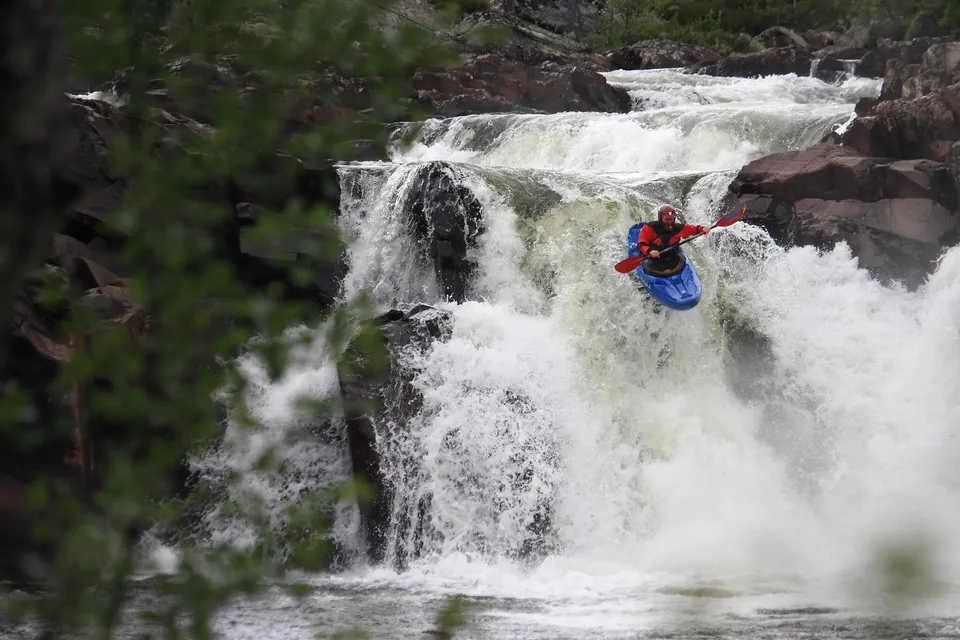 Lars har gjort över 70 förstapaddlingar: ”Häftigaste floden i Sarek”