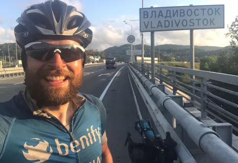 Slog två Guiness världsrekord på cykel