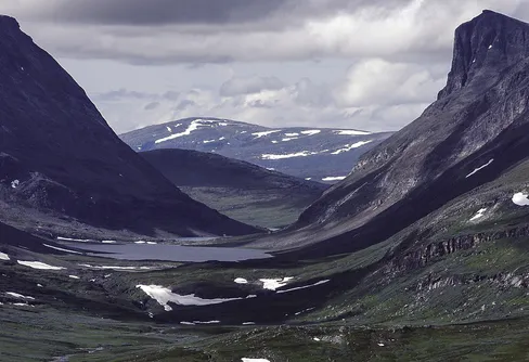 Njoatsosvágge – vattenfallens dal