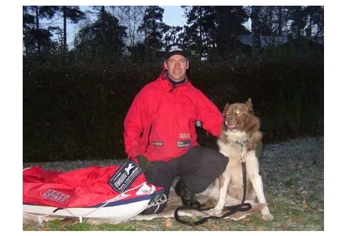 Jon Christian Møller og grønlandshunden Matti