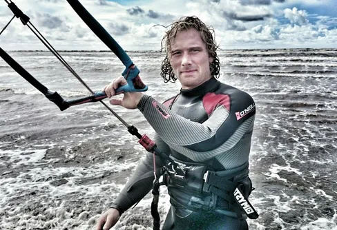 Kiting och fri som vinden