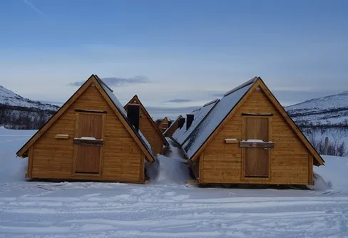 Gamla rastskydd byts ut längs fjällederna