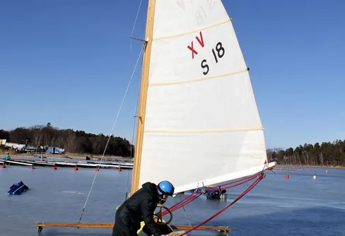 På Isjakt i Stockholmsskärgård...