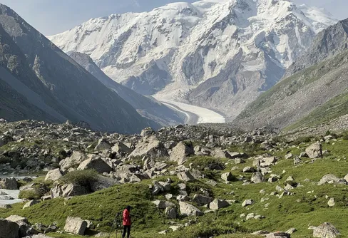 Möda och glädje i Karakol‑dalen i Kirgizistan - En utmanande fyradagarsvandring leder till ett ögonblick av ren föräldra