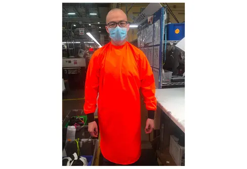 Från outdoorkläder till vårdkläder