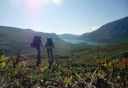 En vandring i orösad terräng runt Abisko