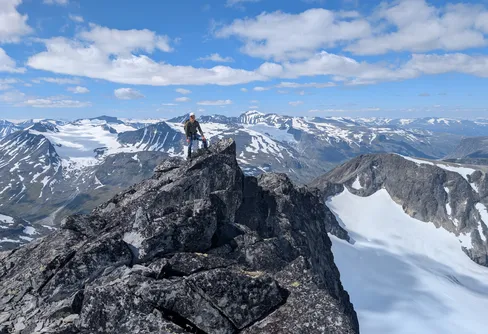 Norges 377 högsta toppar — hur jag förvandlade en vild idé till ett fartrekord
