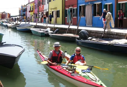 Färgglada hus på Burano