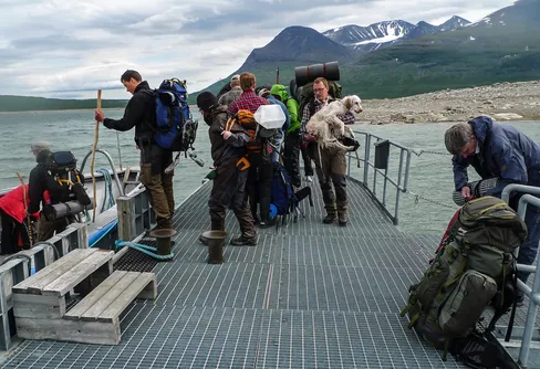 Båttrafiken till Änonjálmme och Vájsáluokta - en historisk tillbakablick