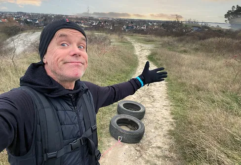 Det är 35 år mellan de här bilderna.